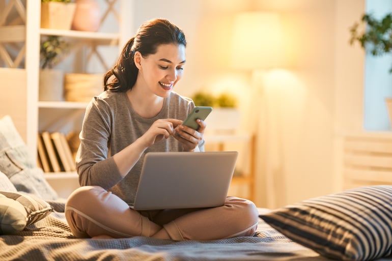 woman-working-on-a-laptop-DY2SKJC